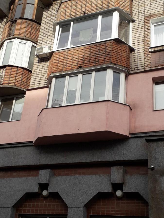 Апартаменты На Проспекте Почтовый Krivoy Rog Luaran gambar